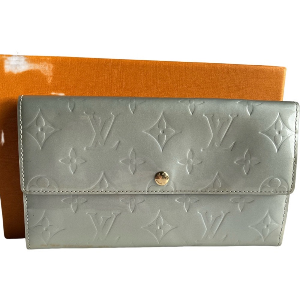 Authentic Louis Vuitton sarah vernis
